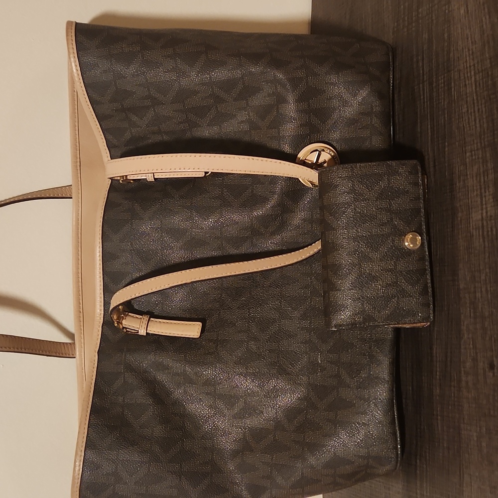 Purse - Picture 3 of 7
